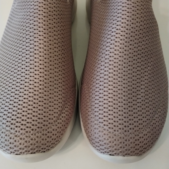 Skechers Women's  Goga Max sneakers - Picture 8 of 11